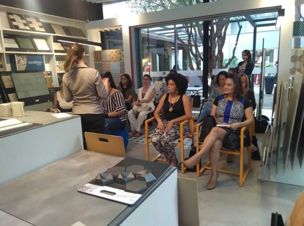 confira-o-treinamento-tecnico-que-rolou-na-solo-revestimentos-19